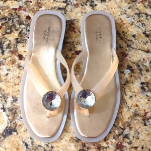 Vera Wang Low Wedge Sandal Flip Flop w/ Center Jewel Gold Tan Sandal